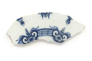 Blue-white earthenware (faience), 