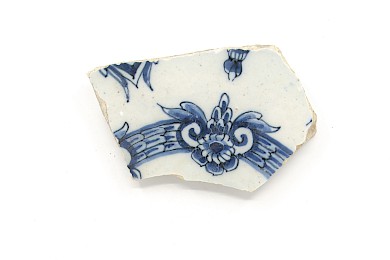 Blue-white earthenware (faience), 