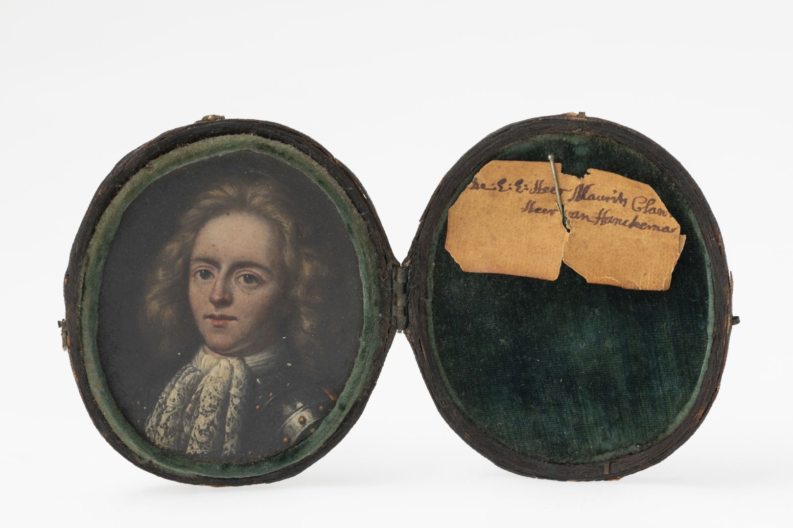 Holdall with miniature portrait of Maurits Clant,